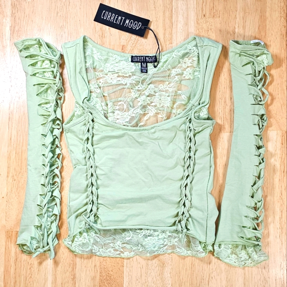 NWT✨️Lace Top & Arm Warmer Set